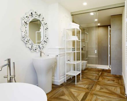 Bathroom Suite - Best Western Plus Royal Superga Hotel 3-star